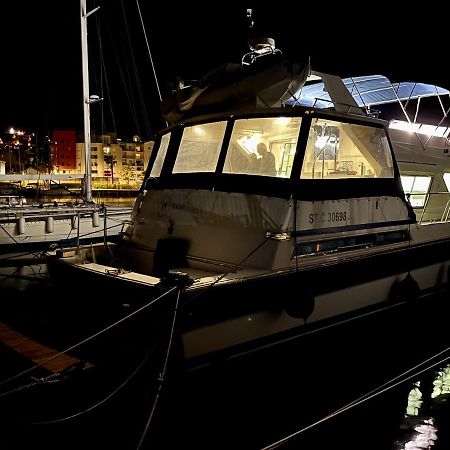 Navi Yacht A Sete, 2 A 8 Couchages, Privatif Hotel Bagian luar foto