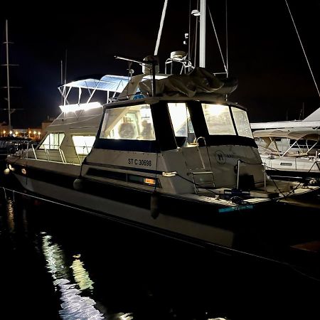 Navi Yacht A Sete, 2 A 8 Couchages, Privatif Hotel Bagian luar foto