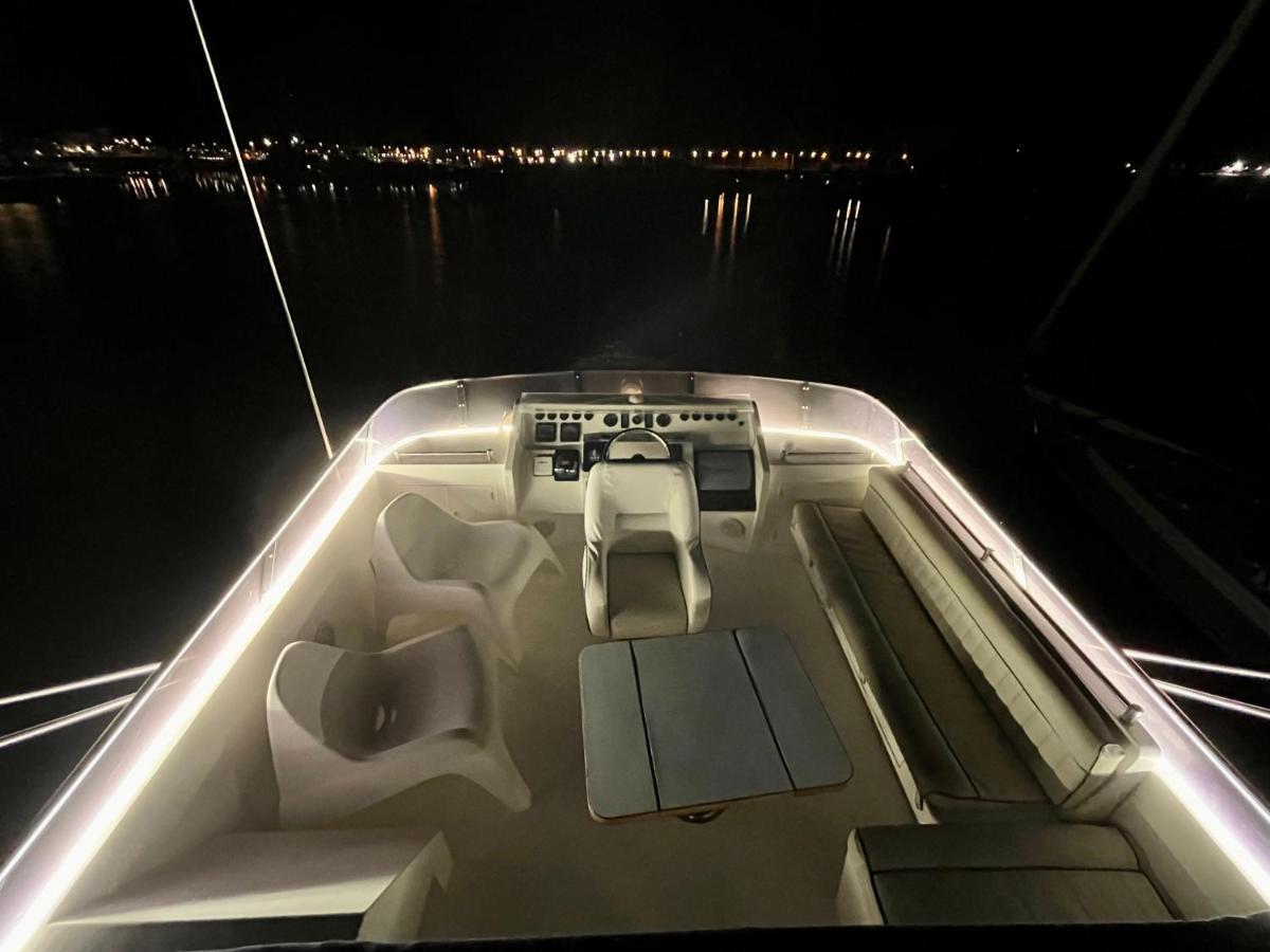 Navi Yacht A Sete, 2 A 8 Couchages, Privatif Hotel Bagian luar foto