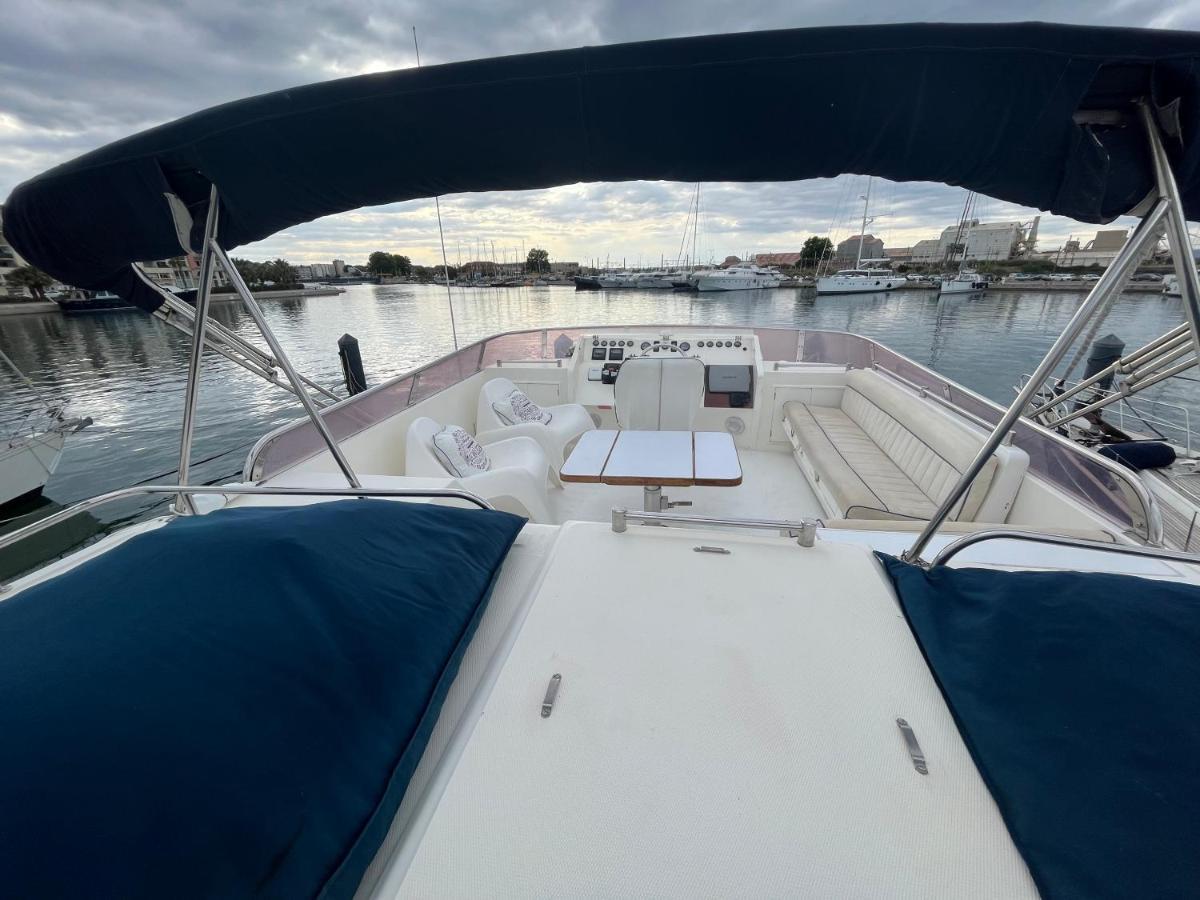 Navi Yacht A Sete, 2 A 8 Couchages, Privatif Hotel Bagian luar foto