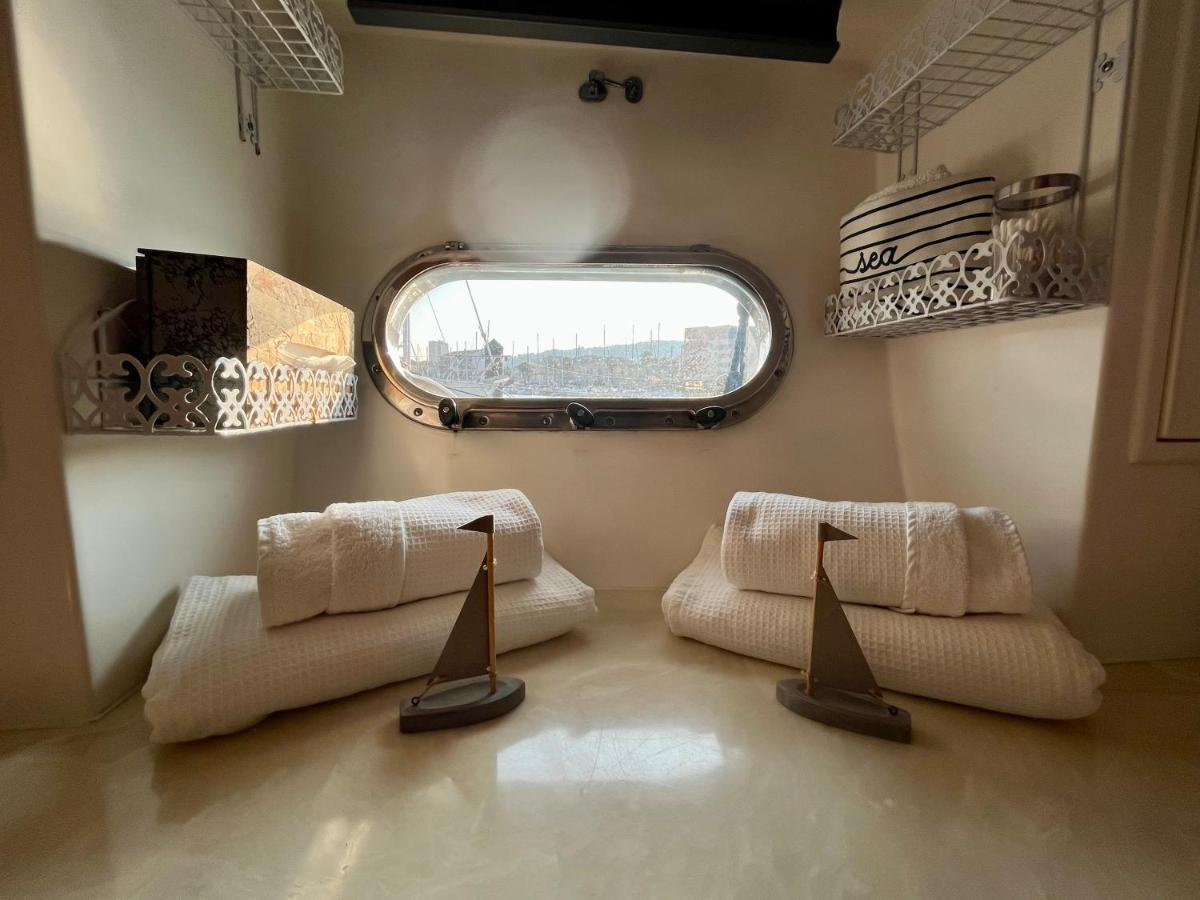 Navi Yacht A Sete, 2 A 8 Couchages, Privatif Hotel Bagian luar foto