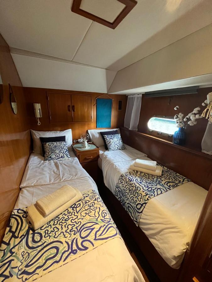 Navi Yacht A Sete, 2 A 8 Couchages, Privatif Hotel Bagian luar foto