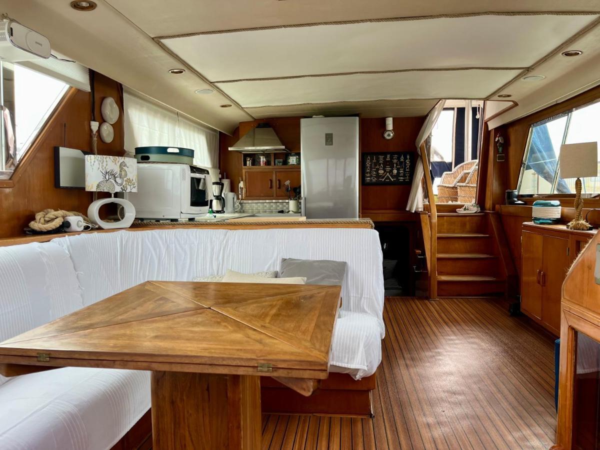 Navi Yacht A Sete, 2 A 8 Couchages, Privatif Hotel Bagian luar foto
