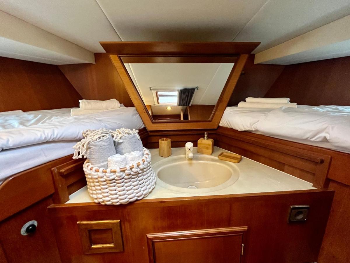 Navi Yacht A Sete, 2 A 8 Couchages, Privatif Hotel Bagian luar foto
