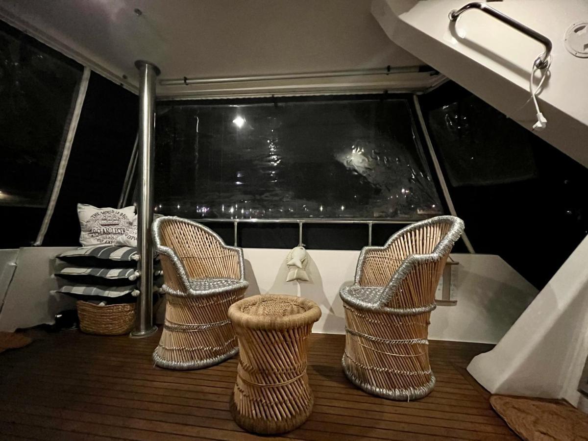 Navi Yacht A Sete, 2 A 8 Couchages, Privatif Hotel Bagian luar foto