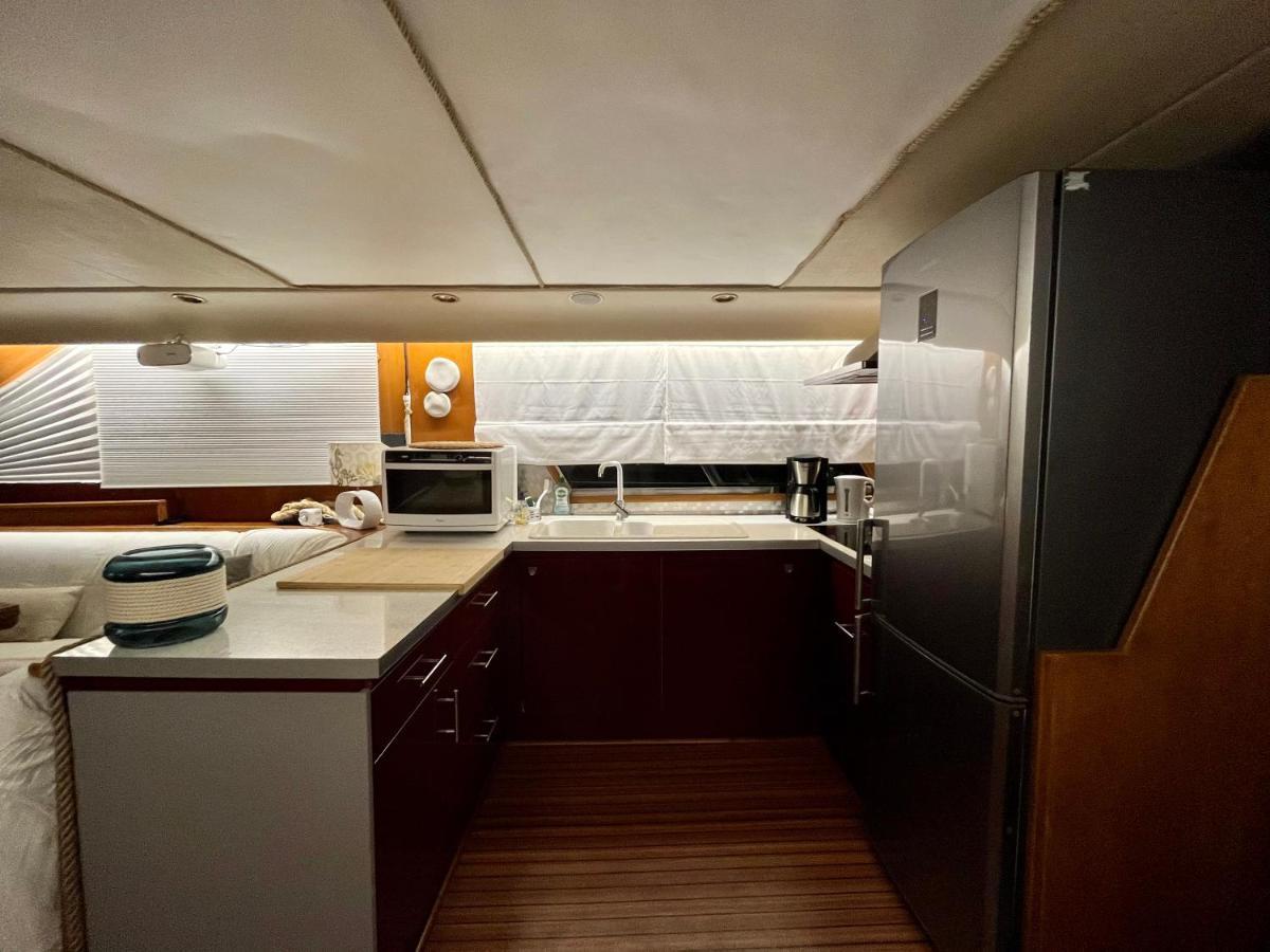 Navi Yacht A Sete, 2 A 8 Couchages, Privatif Hotel Bagian luar foto