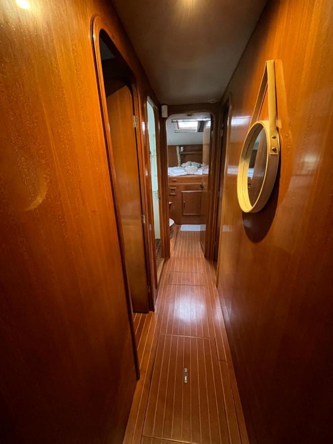 Navi Yacht A Sete, 2 A 8 Couchages, Privatif Hotel Bagian luar foto