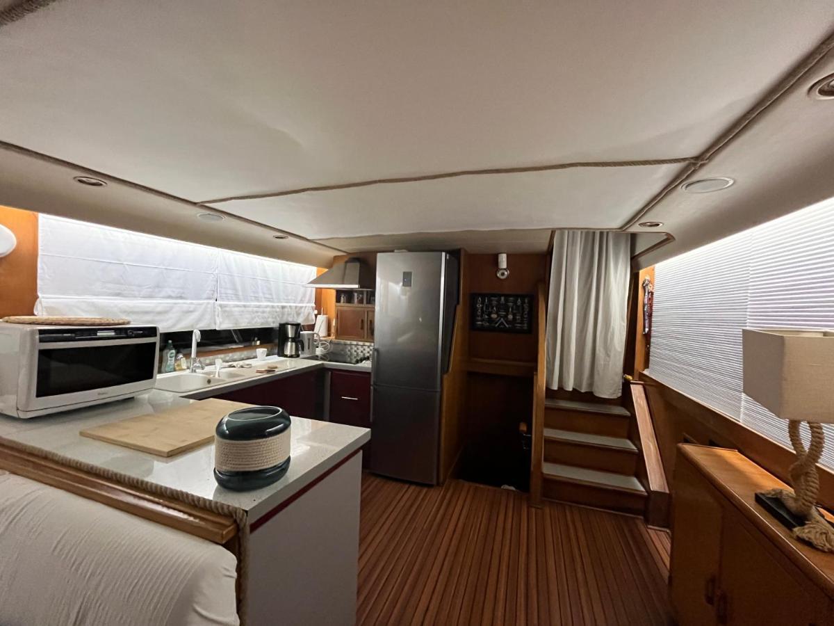 Navi Yacht A Sete, 2 A 8 Couchages, Privatif Hotel Bagian luar foto